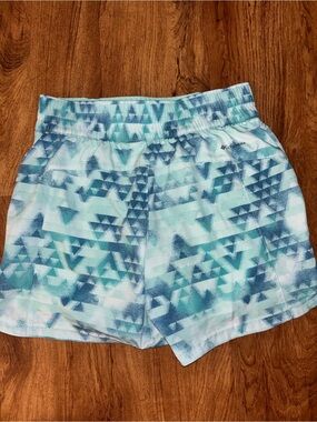 Columbia Women's Teal & Aqua Geometric Athletic Shorts